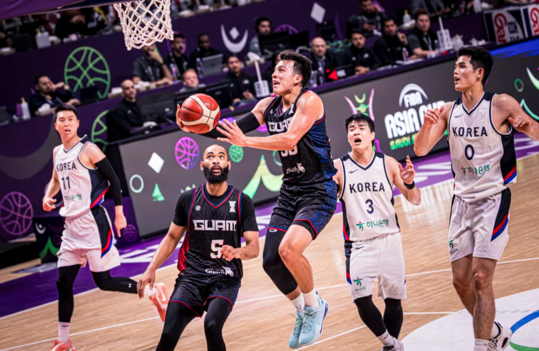 中国队在高, 度上占据绝, 赛的三分球 中国队在高, 度上占据绝, 赛的三分球