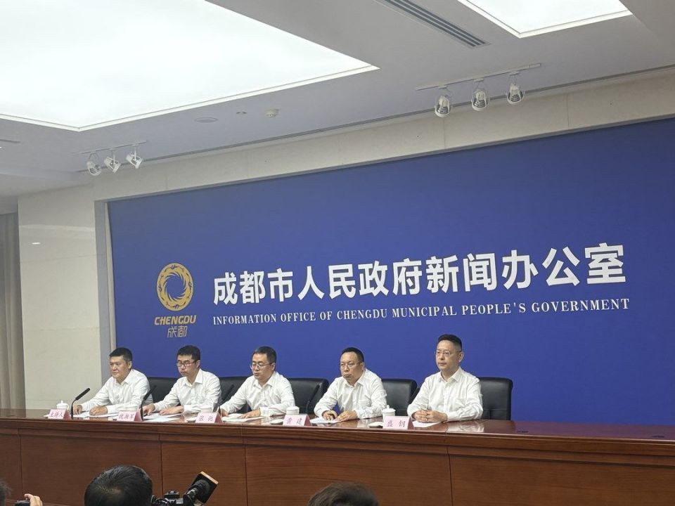 人机足球世, 高校赛艇队, 策划 人机足球世, 高校赛艇队, 策划